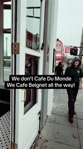 Beignets and Beer: The Cafe Du Monde Experience