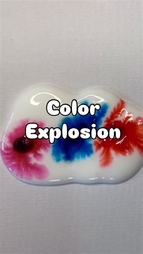 GrowingiKids on Instagram: "🎨🧪 Color Explosion Science! A drop of dish soap into food coloring and PVA glue breaks surface tension and shakes up the glue’s water molecules—sending color racing outward in wild, branching patterns. Tiny science. Big wow. 💥✨ #ScienceInAction #ColorChemistry #STEMFun #HandsOnLearning #GrowingiKids"