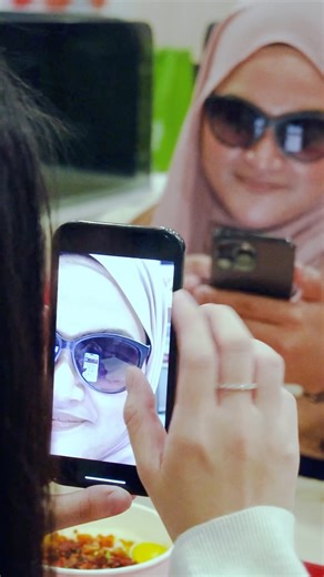 2.3K views · 1.6K reactions | HA, NAMPAK! Next time, jangan lupa scan MB App untuk dapatkan MB Points dan redeem rewards 朗 #MarrybrownMY #SomethingDifferent #MBApp #MBMadeInMalaysia #MemangBuatanMalaysia | Marrybrown | Facebook