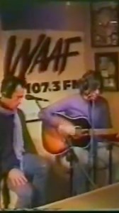 Check out this acoustic rendition of "Interstate Love Song" | Scott Weiland