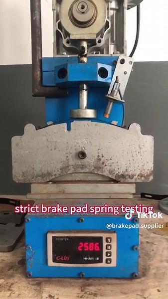 strict brake pad spring testing #brakepad#safebraking#autopartsrepair #safetybraking #brakepartsdistributor