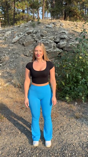 Alaine Cheeks on Instagram: "Trail walking 🤪"