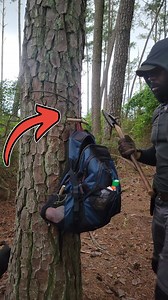 SIMPLE Bushcraft Method for hanging your backpack on a tree #survival #bushcraft #Outdoors #camping #forest #canecorso #reelsfb #reelsviral #reels2023 #viral | WILD BOY RiL