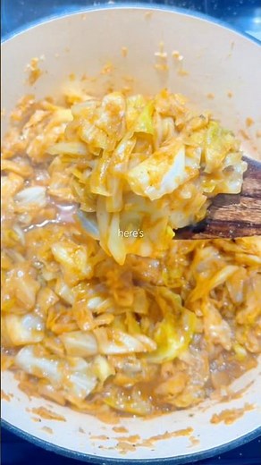 Quick & Easy Cajun Smothered Cabbage 🥬🔥 #CajunCooking #CleanEating #WeeknightSides
