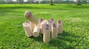 While we are desperately waiting for spring to start we can prepare. What are you gonna play outside with your mates? How about testing Molkky? The rules are simple - put the pins up and knock them over with the throwing pin to collect points. First to 50 wins! 👉Learn more here: https://goo.gl/by4mVR 👈 | COOLSTUFF