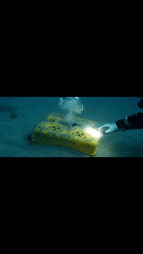 Divers find a mysterious sealed object deep underwate#OceanMystery #DeepSeaDiscovery #CaughtOnCamera