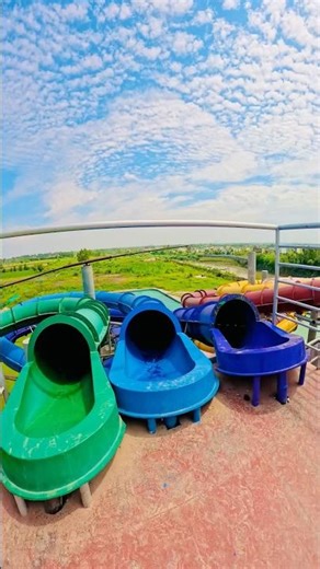 bella ciao waterpark parkour pov 😂#parkourfreerun #parkourlife #parkour #waterslide #shortlife