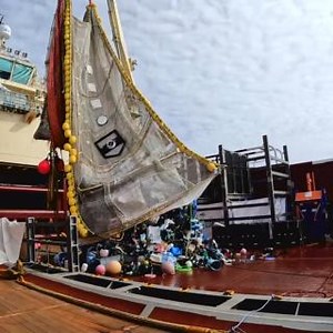 62K views · 4.9K reactions | BREAKING: The Ocean Cleanup has now removed 200,000 kg from the Great Pacific Garbage Patch. System 002/B has made its first extraction of 2023 - 6260 kg of plastic out of the GPGP. This brings us to an exciting milestone - together, we have now cleaned up over 200,000 kg of plastic from the GPGP. | The Ocean Cleanup | Facebook