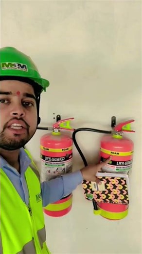 🔥 Foam Fire Extinguisher ka sahi use | Fire Safety Demo Hindi #construction #firesafety #Viral