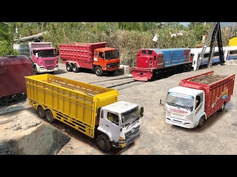 Railway Crossing Kompilasi Perlintasan Kereta Api Panjang Lokomotif CC201 CC206 Melewati Jembatan