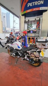 Trivia : Petron is a portmanteau of PET(roleum) and RON (Research Octane Number) Back to you guys! :) #makelifearide #petronblaze100 #petronXCS | Kuya Kim Atienza
