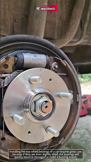 Install the rear wheel bearing #mechanic #technical #installation #wheelbearing #adjustment