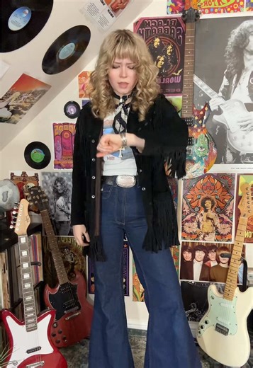 I’m going to be adding some bits to my Depop this evening @allen_issy 👀 - also I did add a cheeky 60s outfit as well 😔💅