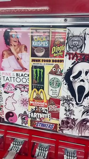 We found a new Sticker Machine 😱😍 #stickers #stickermachine #90saesthetic #quartermachine #tattoo