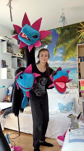 Pokemon handpuppet backpack ❤️🖤🤍 #drache #drachenhandpuppe #handpuppe #dragonpuppet #puppe #handpuppet #puppet #puppetmaker #dragon #pokemon #pokemonplush #pokemongo #pokemoncards #pokemontiktok #fy #fyp #black