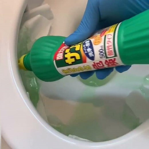 【トイレ掃除】便器のフチ裏に付いた尿石。落とす方法 サンポール編【茂木流掃除】