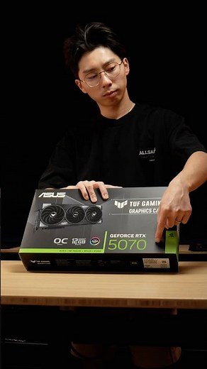 ASUS TUF RTX 5070 Unboxing