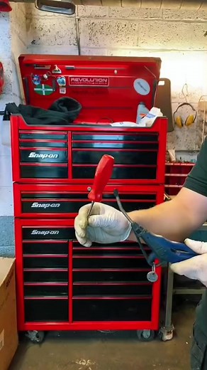 9.8M views · 247K reactions | The REAL No Way Guy ffs #whatnoway #noway #shophack #tricks #ffs #TodayILearned #todayyearsold #magictrick | Shaun Umscheid - What? Nooo Waaay Guy | Facebook