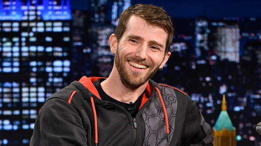 Linus Sebastian (Linus Tech Tips) shows Marcello Hernandez & Jimmy the Lollipop Star: a lollipop that plays music in your mouth! | The Tonight Show Starring Jimmy Fallon