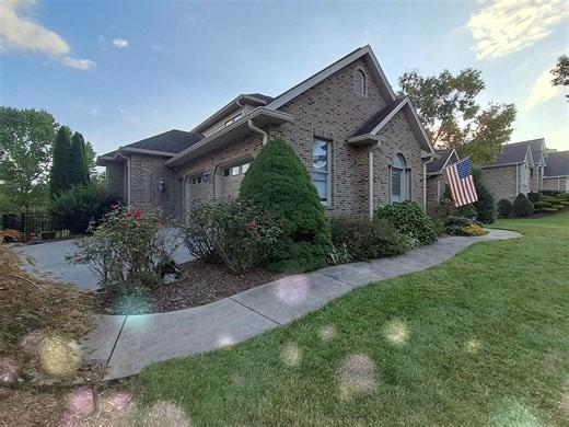 ❄️ Winter’s coming… but the savings are already here! For one-story, ranch-style homes, get 6-inch seamless gutters for as low as $6 per foot with the purchase of gutter guards. 📞 Call today: 423-383-8855 Locally owned. Google Guaranteed. | Tri-Cities Gutter Solutions