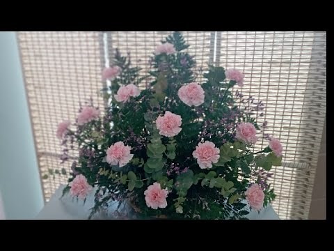Basic florist tutorials and tips. Floral arrangement for Saints' Day with carnations 🌸