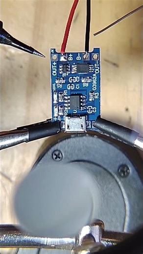 COMO SOLDAR🔋 módulo Tp4056 #shorts #viral #integratedcircuit #soldering