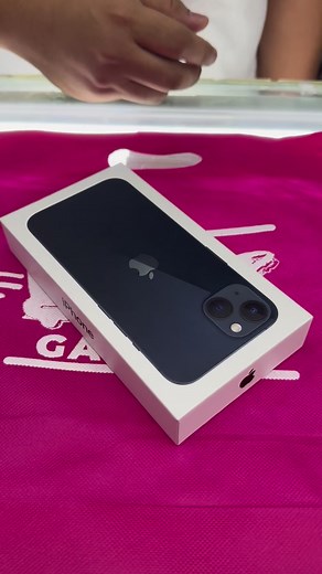 87K views · 989 reactions | Unboxing iPhone 13 brand new 﫶 #Vmrgadgets #Brandnew #freeairpodsgen3 | VMR Gadgets | Facebook