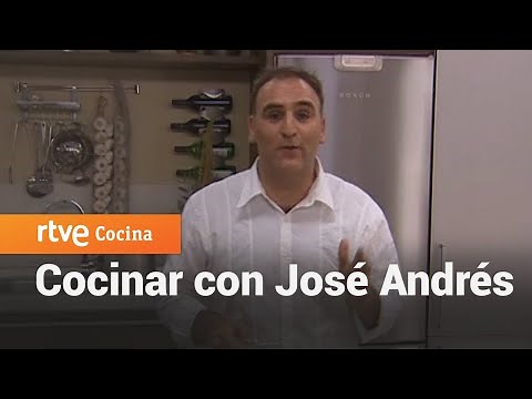 Garlic Soup - Let's Cook with José Andrés | RTVE Cocina
