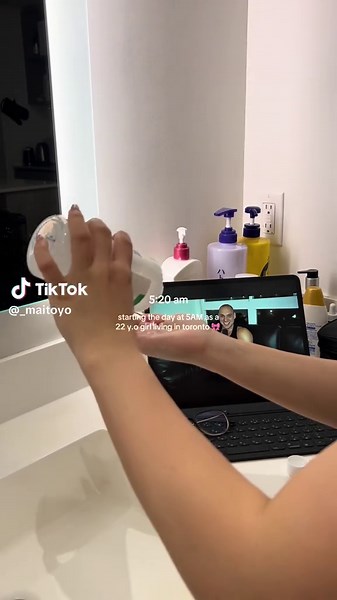 productive morning 🎀 #dayinmylife #morningroutine #minivlog #unistudent #toronto #aesthetic #girlythings #pilates #dailyroutine #motivation #productivity #explore #vlog #fyp