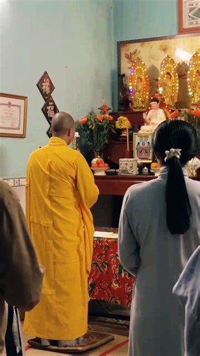Chư Tăng và Phật tử Chùa Vĩnh Hưng cử hành khoá lễ Cầu An đầu năm tại tư gia Phật tử Nguyên Bảo theo lời thỉnh cầu của gia chủ. #cauan #chuavinhhungtantrieu #chuavinhhung #xuhuong #xuhuongtiktok #viral #viralvideo