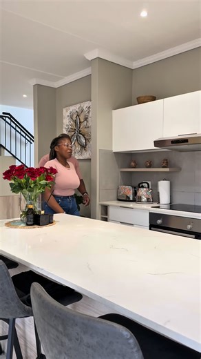 French Toast with Scrambled Eggs, Beef Rashers and Berries #cooking #foodie #mimosa #frenchtoast #berries #breakfast #monday | Alyn Machethe