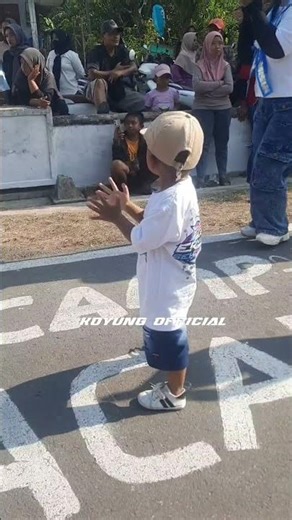 my little brother clapping dance! jatiwates carnival 2025 #carnival #fyp
