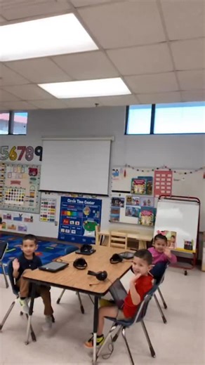 Jefferson Elementary students are sharing what they love about our Early Education program! Today is our Edinburg CISD PK3, PK4 & Kinder Round-Up! Join us from 5:30–6:30 PM at all elementary campuses to meet staff, tour the school, and pre-register for the 2026–2027 school year. 📌 Bring: Birth Certificate, Immunization Record, Proof of Residency & Social Security Card. | Edinburg Consolidated Independent School District