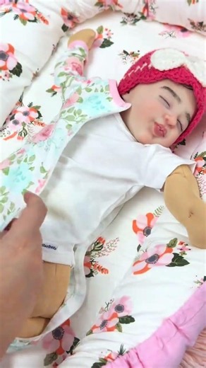 Leiya Campas this is what the cuddle body looks like! 🥺🩷 it’s articulated, posable and weighted to