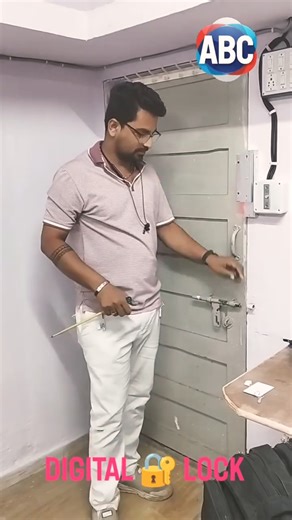 DOOR LOCK. #reels #cctv #viralvideo #comedy #food #duet #love #funny #automation #post #cctv #status