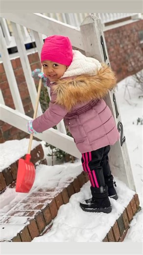 Quincy Roberts on Instagram: "My grand daughter Aubrey"