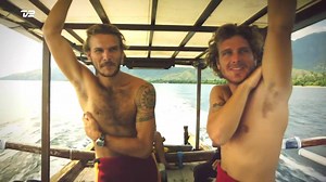 318K views · 9.2K reactions | Mikkel Beha Erichsen og familien vender tilbage med Kurs mod fjerne kyster på TV 2 den 31. januar. Skal du se med?  HUSK LYD  | TV 2 Nyheder | Facebook