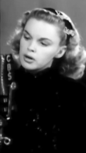 Judy Garland & Liza Minnelli sing Over the Rainbow 🌈