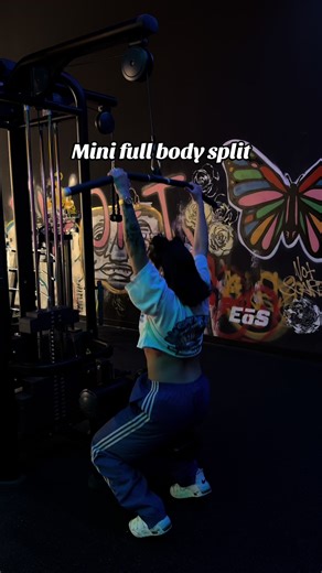 𝐄.𝐆🐆 (@erandiguzmannn)’s video of split