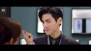 O jeito que esses dois me conquistam com esse morde e assopra é inexplicável, to num caso sério de amor ❤️❤️❤️ C-drama: Love is sweet Link: https://weifansub.wordpress.com/2020/09/28/love-is-sweet/ | Wei Fansub