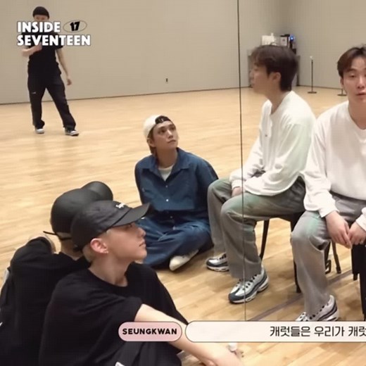 様子が...おかしい？？#SEVENTEEN #carat #バーノン