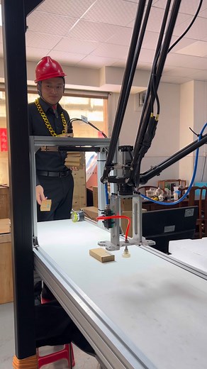 Parallel spider mobile robots.#industrial #welding #robot #spraying #palletizing #stamping | Industrialrobot Linda