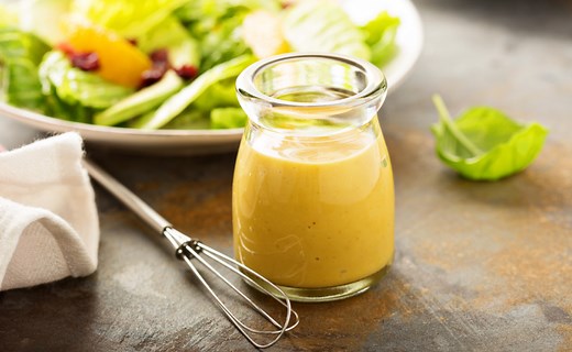 9 receitas de molho de mostarda para salada que vão te deixar com água na boca