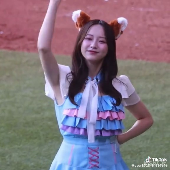 森香澄の可愛いきつねダンス