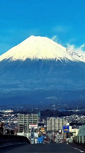 Where the Road Meets Mt. Fuji 🛣️🏔️ . . . . . . . . . . . . . . . . . . #MtFuji #RoadToFuji #JapanTravel #ReelsJapan #ScenicDrive | Adventure ni kap