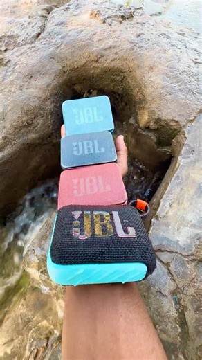 jbl essential vs Jbl go4 speaker throw in pipe bass testing