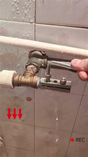 Plumbing Nightmare? Fix It in Seconds! Universal Broken Wire Extractor — Adjustable for 4/6-Point Faucet Rotary Design = Easy Grip & Ditch the Plumber, Be Your Own Hero! 🛠️💧 | De-Sincewith