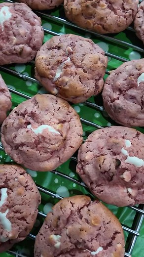 6.4K views · 149 reactions | The possibilities of what you can create with all the different cookie doughs is endless, just have fun with. #cookies #baking #baker #bakingtips | Thecookieshop.lr | Facebook