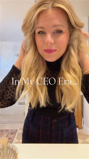 HERE’S THE SECRET 👇🏼 Let me say this louder for the agents in the back: Your clients aren’t disappearing in the DMs…your systems are. And the fix is way easier than you think. Most agents are still telling people “link in bio,” which is basically the digital version of handing someone a treasure map and hoping they follow it. That’s 6 steps too many for your BEST clients. Here’s what to do instead 👇🏼 Set up a simple ManyChat automation that drops the exact link they want directly into their 