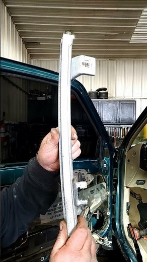 1998 Chevy Silverado Z71 Window off Track #tuesday #repair #autorepair #tuesdaymorning